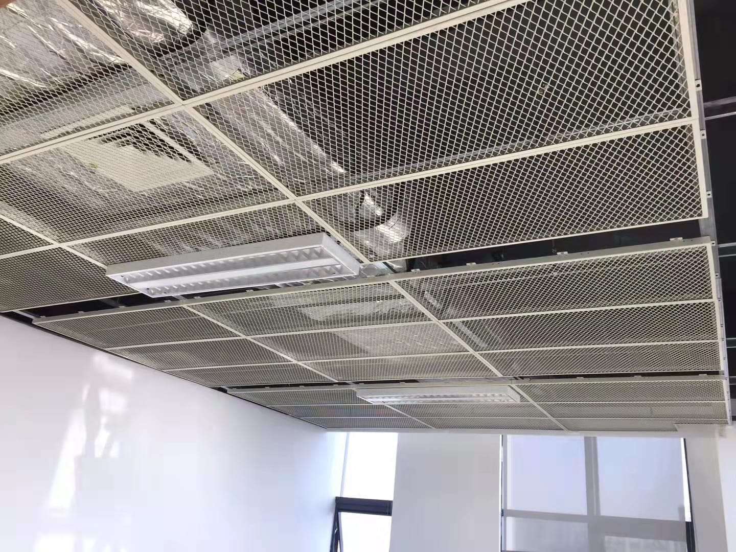 拉网铝单板吊顶