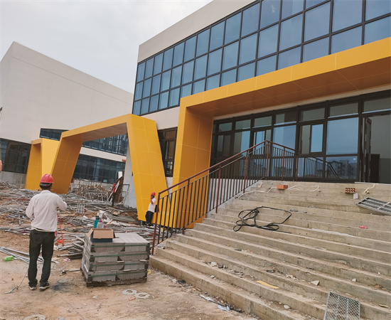 项目公司：安徽铝单板厂家定制合肥小庙工业园氟碳铝单板景观廊架雨棚
