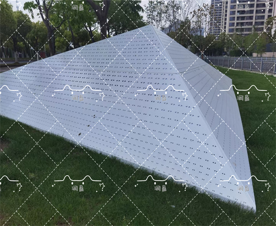 山东园林绿化铝单板生产厂家济南街头口袋公园冲孔铝单板挡土景墙案例